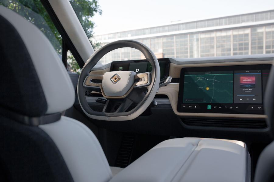 Интерьер Rivian R1S 2018 года  (фото 27 из 33)